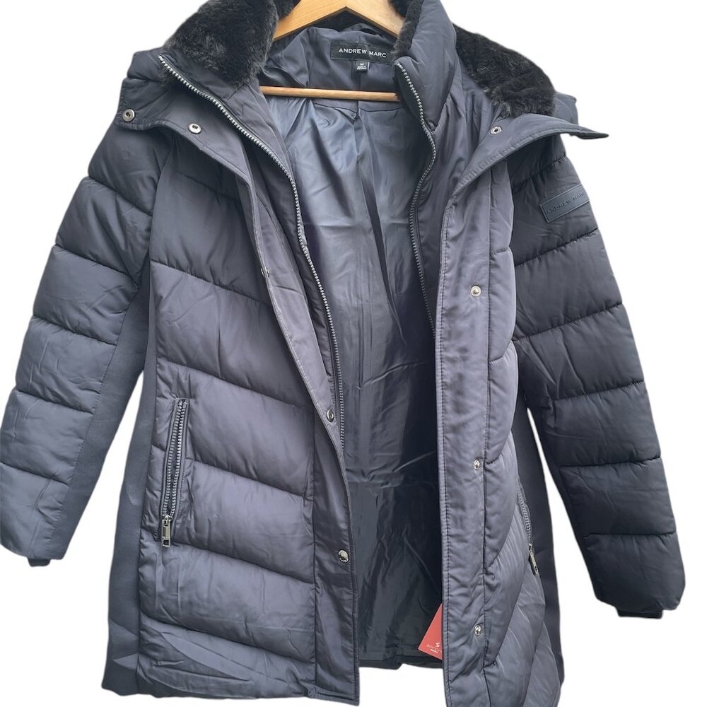 Andrew Marc  Sorona Aura Parks Womans Size Medium Navy/Black